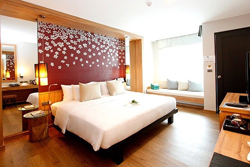Pool Access Room