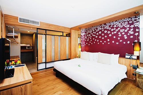 Pool Access Room