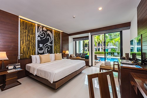 Pool Access Room
