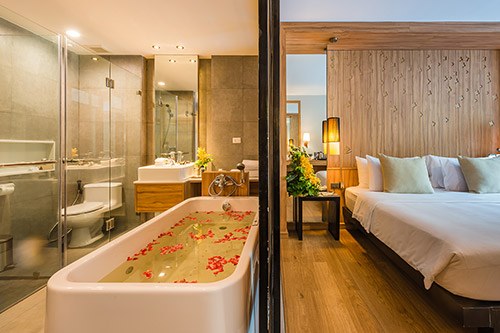 Pool Access Room